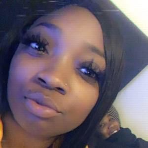 Meet your Posher, Dee